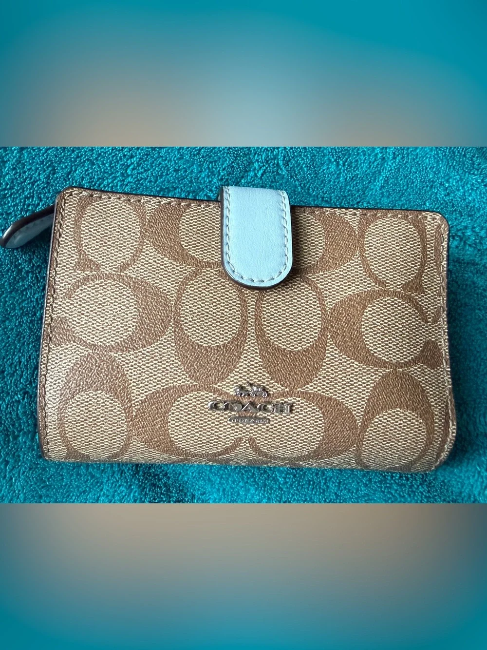 Coach signature leather wallet with blue leather inside and snap NWOT